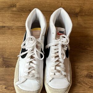 Nike White with black swoosh high top leather  Sneakers size men’s 8.5 in EUC
